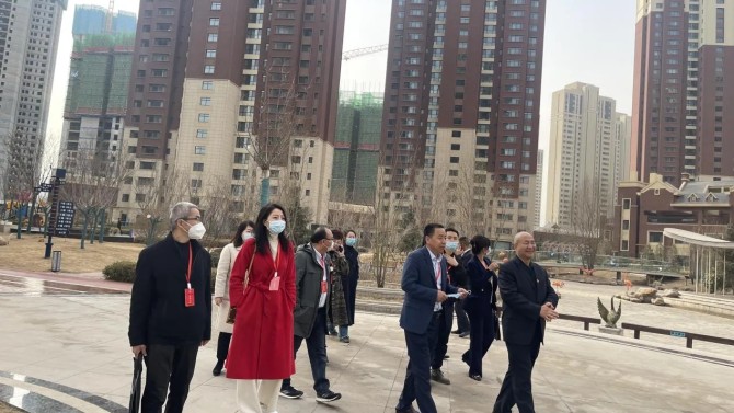 市人大代表蒞臨百酈灣小區(qū)調(diào)研指導(dǎo)物業(yè)服務(wù)工作